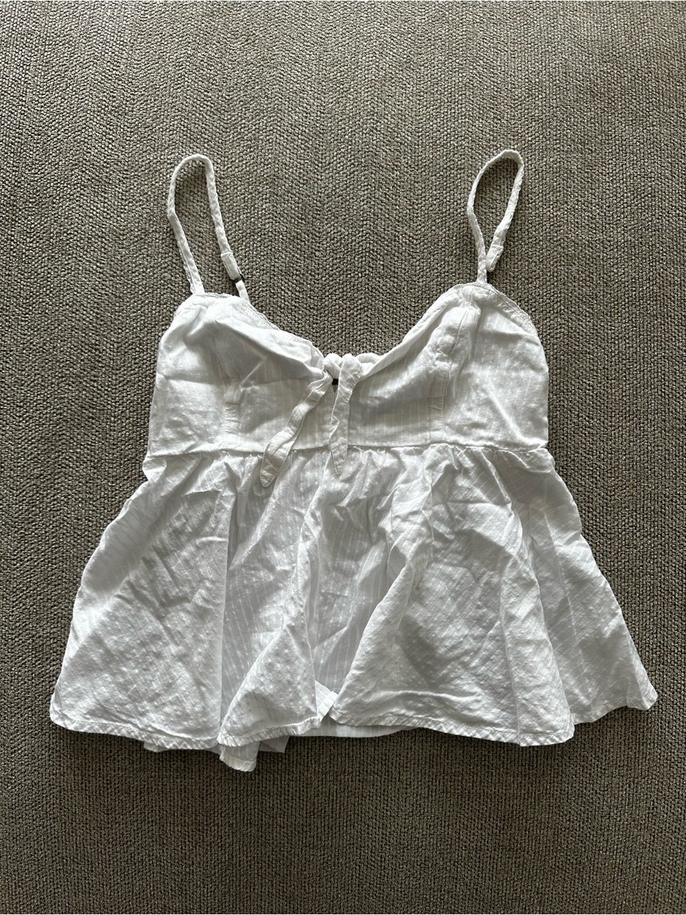 Y2K White tie front baby-doll
Abercrombie top